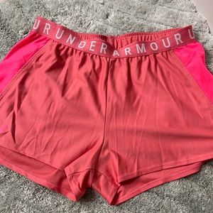 Under armour loose fit women’s shorts large